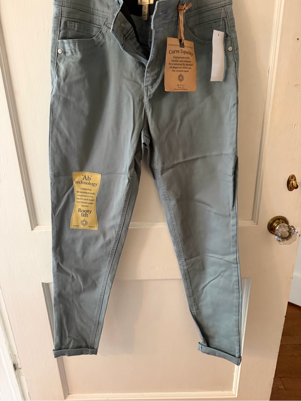 Democracy Slim Cropped Ankle Pants in Dusty Blue